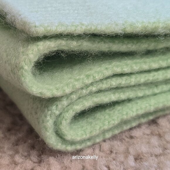 Thick Cashmere Scarf Knit Pastel Green - Picture 2 of 13
